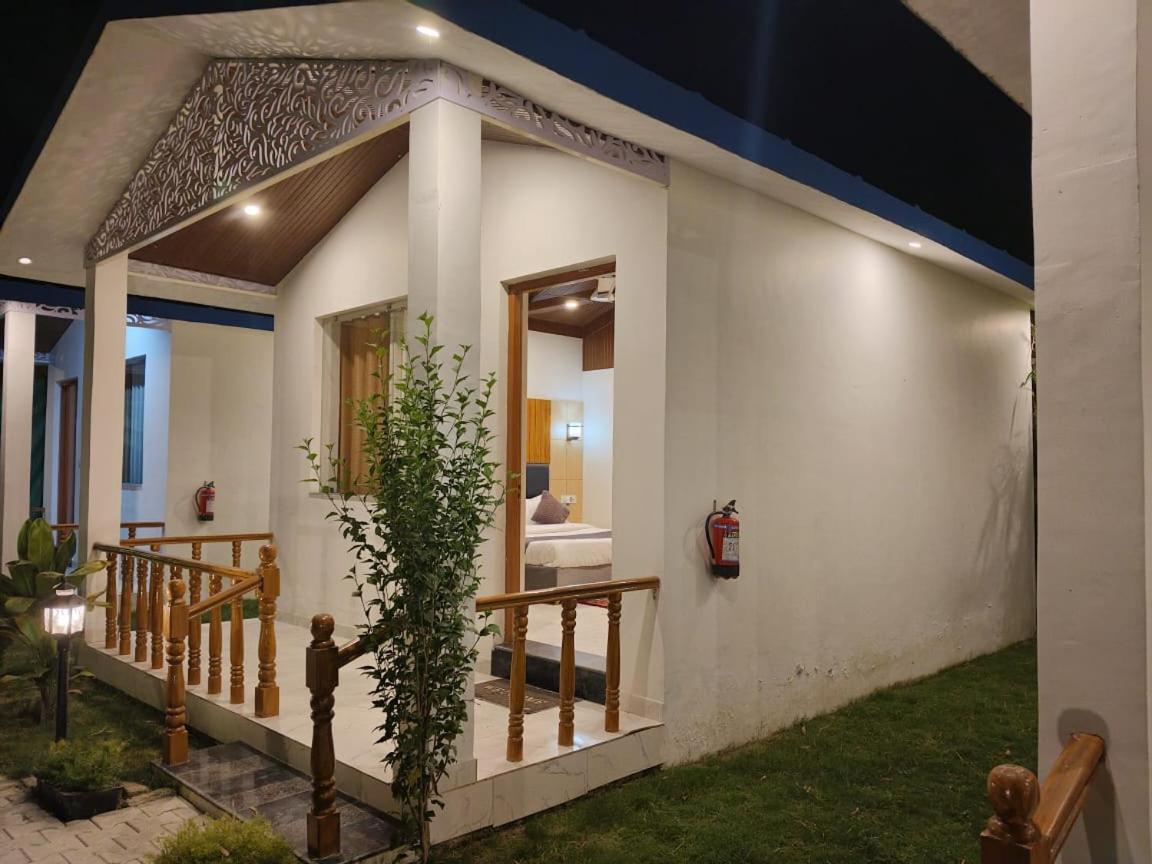 Corbett Jungle Breeze Resort Rāmnagar Eksteriør bilde